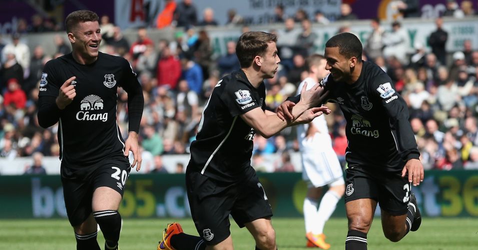 Aaron Lennon (right): Scored in Everton's draw at Swansea City last season