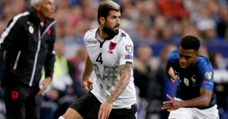 Agent reveals €50m Chelsea bid for right-back, who could now leave for free