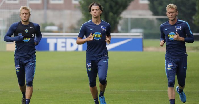 ExMan City defender arrives in London ahead of Arsenal transfer