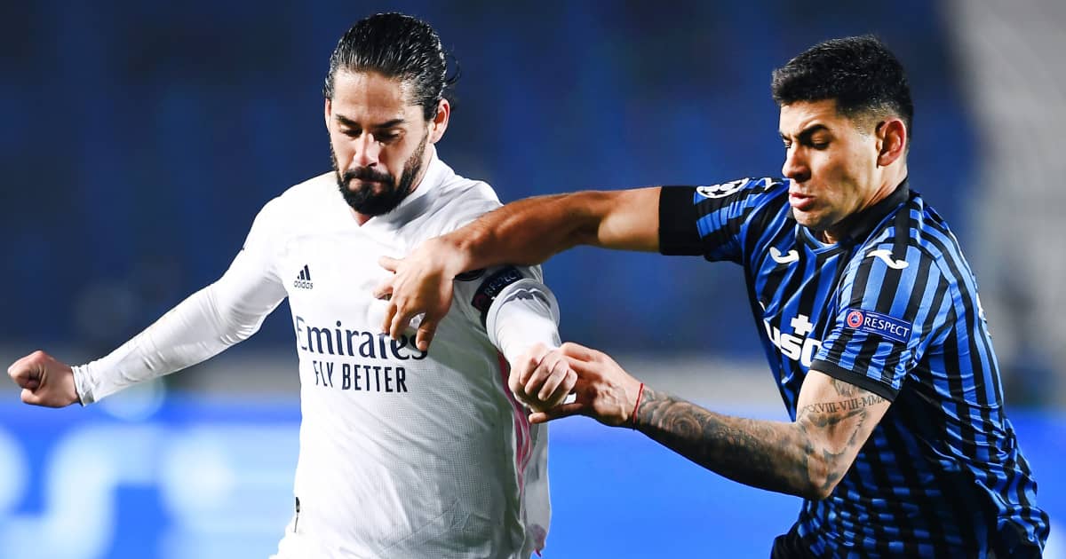 Nacho tussling with Cristian Romero, Real Madrid v Atalanta