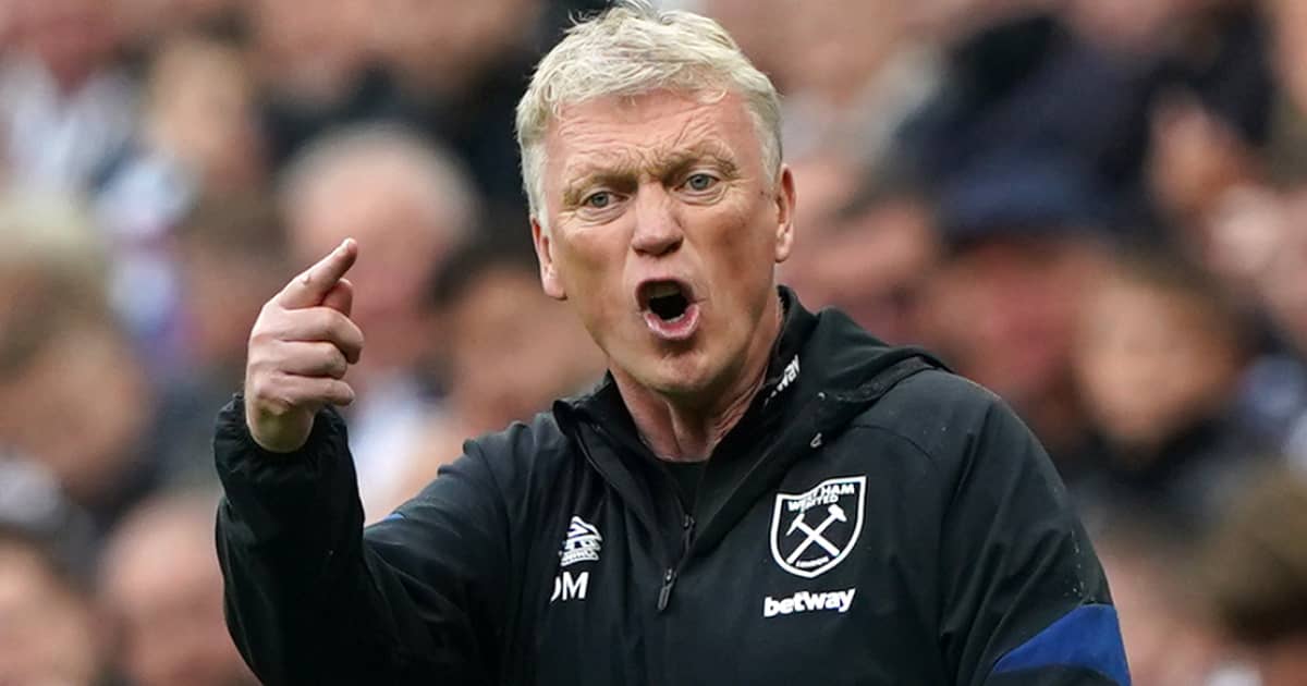 David Moyes gesturing angrily during West Ham v Newcastle August 2021