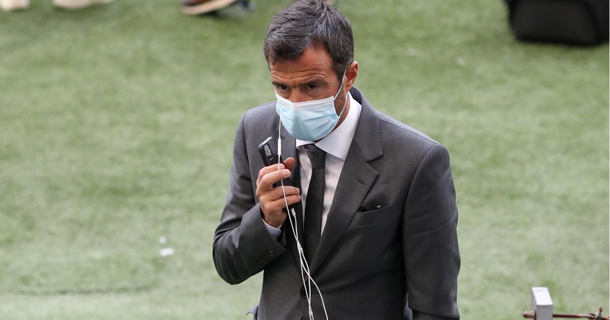 Jorge Mendes on the phone