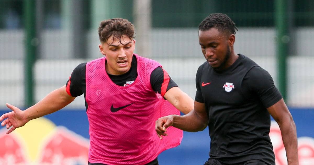 Joscha Wosz and Ademola Lookman during pre-season training for RB Leipzig in July 2021