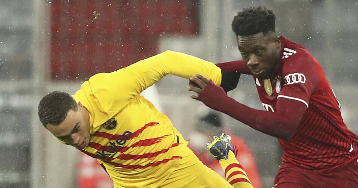Sergino Dest being challenged by Alphonso Davies Sergino Dest against Alphonso Davies
