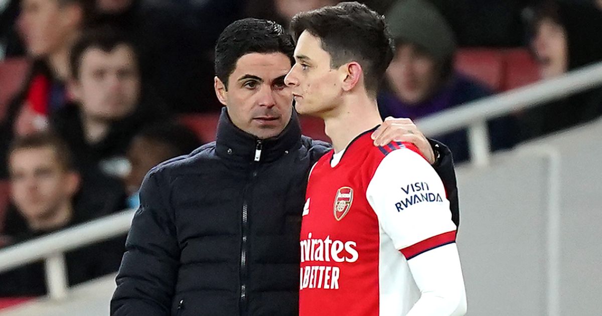 Mikel Arteta chats to Charlie Patino before bringing him on for Arsenal vs Sunderland, December 2021 Mikel Arteta chats to Charlie Patino before bringing him on for Arsenal vs Sunderland, December 2021