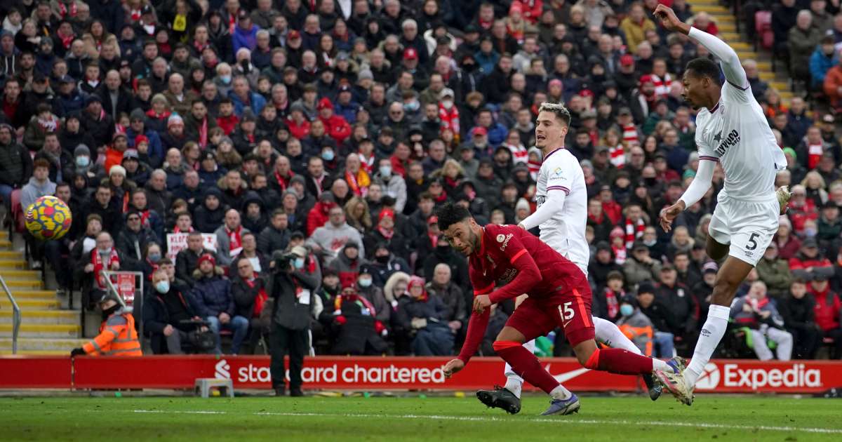 Alex Oxlade-Chamberlain heads in his goal for Liverpool against Brentford, January 2022