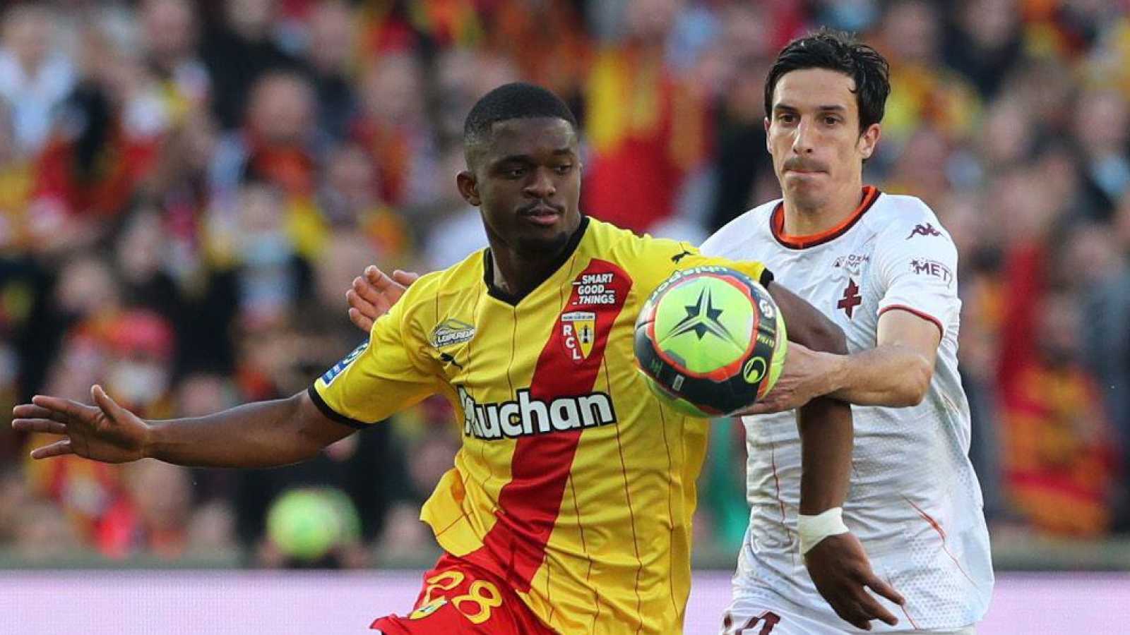 Cheick Doucoure battling Vincent Pajot