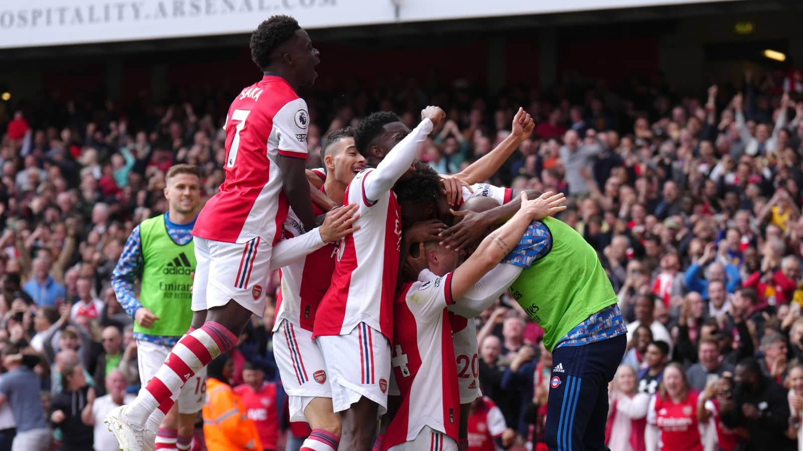 Arsenal players celebrate Granit Xhaka strike against Man Utd at home Arsenal vs Man Utd