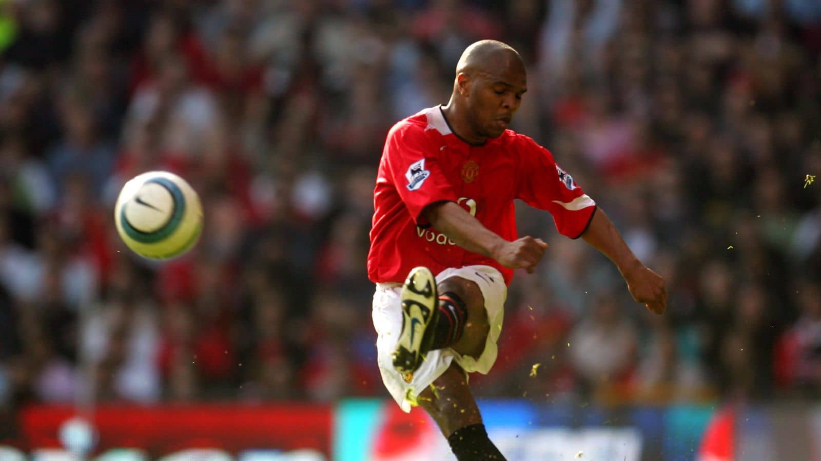 Quinton Fortune in action for Man Utd against Fulham, March 2005 Quinton Fortune, Man Utd v Fulham March 2005
