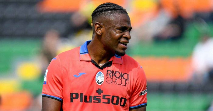Duvan Zapata representing Atalanta