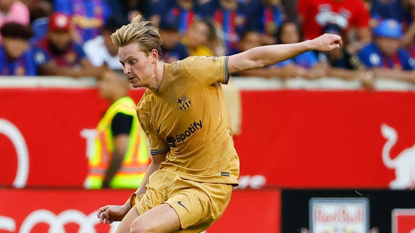 Frenkie de Jong skips past an opponent during New York Red Bulls v Barcelona, July 2022 Frenkie de Jong, New York Red Bulls v Barcelona July 2022