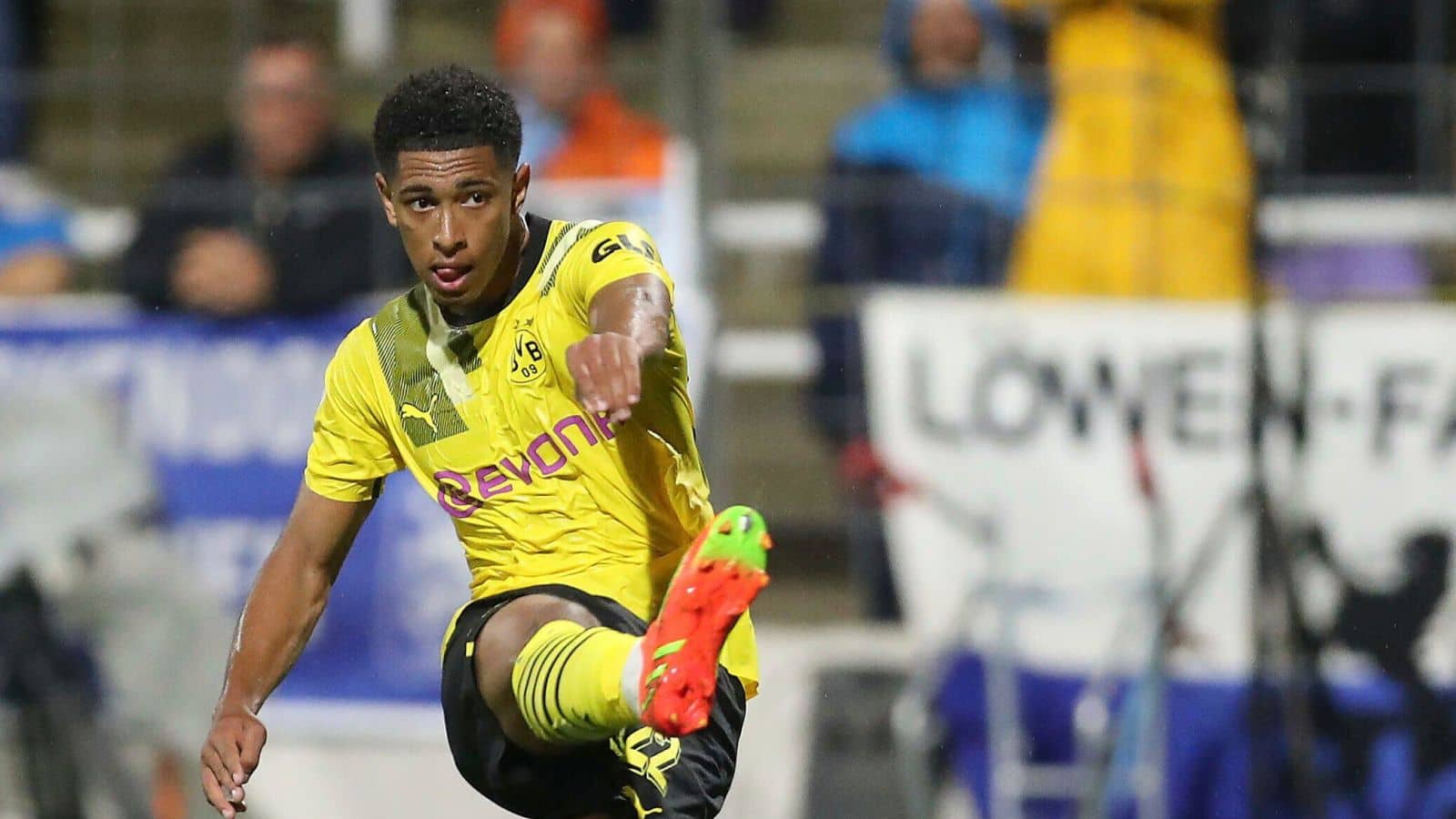 Jude Bellingham passes the ball during TSV Munchen 1860 v Borussia Dortmund, July 2022 Jude Bellingham, TSV Munchen 1860 v Borussia Dortmund July 2022