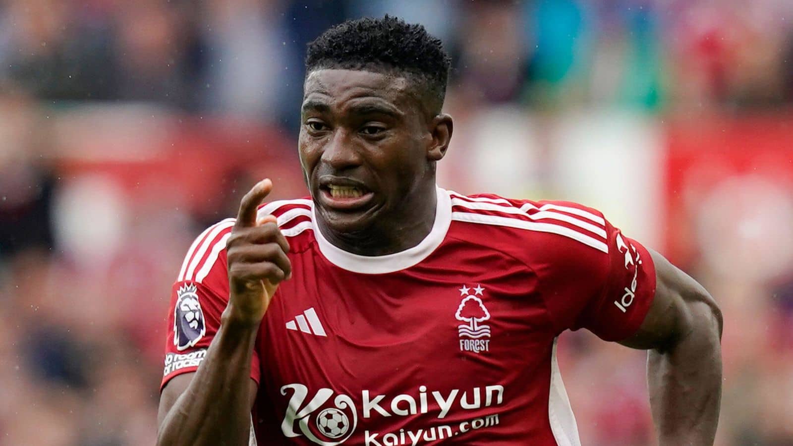 Taiwo Awoniyi running in a Nottingham Forest match