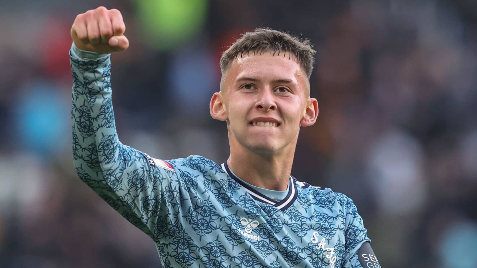 Man Utd 'want to sign' Championship sensation, with Ten Hag given no ...