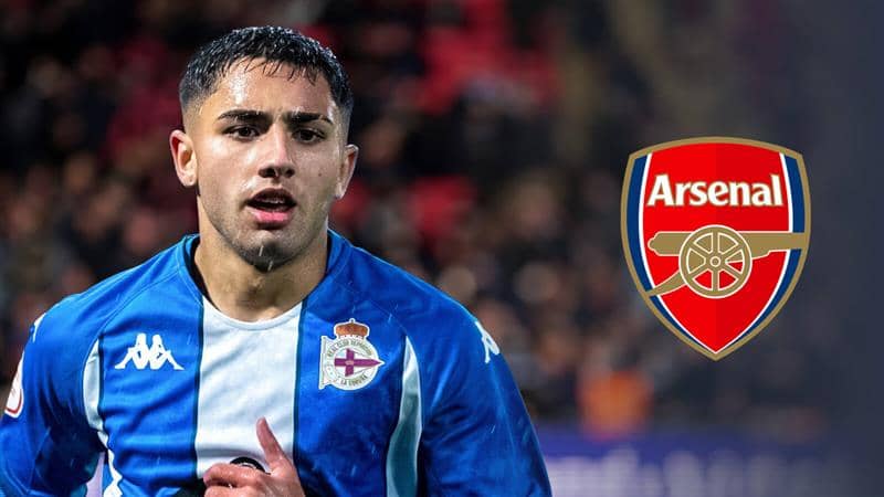 Deportivo La Coruna winger Yeremay Hernandez next to the Arsenal badge - copyright TEAMtalk
