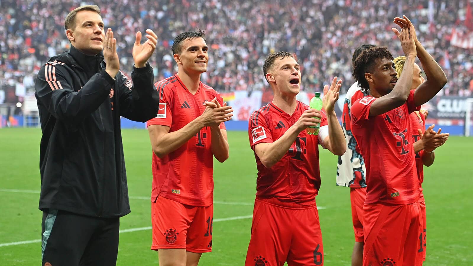 Manchester United target Joao Palhinha surrounded by his Bayern Munich team-mates - copyright TEAMtalk