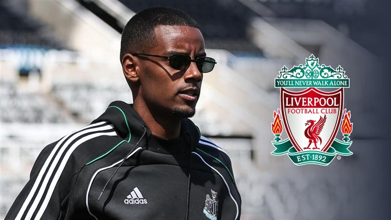 Newcastle striker Alexander Isak next to the Liverpool badge - copyright TEAMtalk
