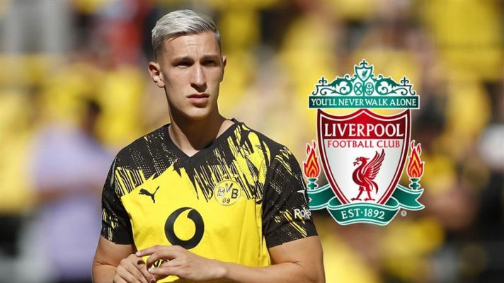 Borussia Dortmund centre-back Nico Schlotterbeck, Liverpool badge