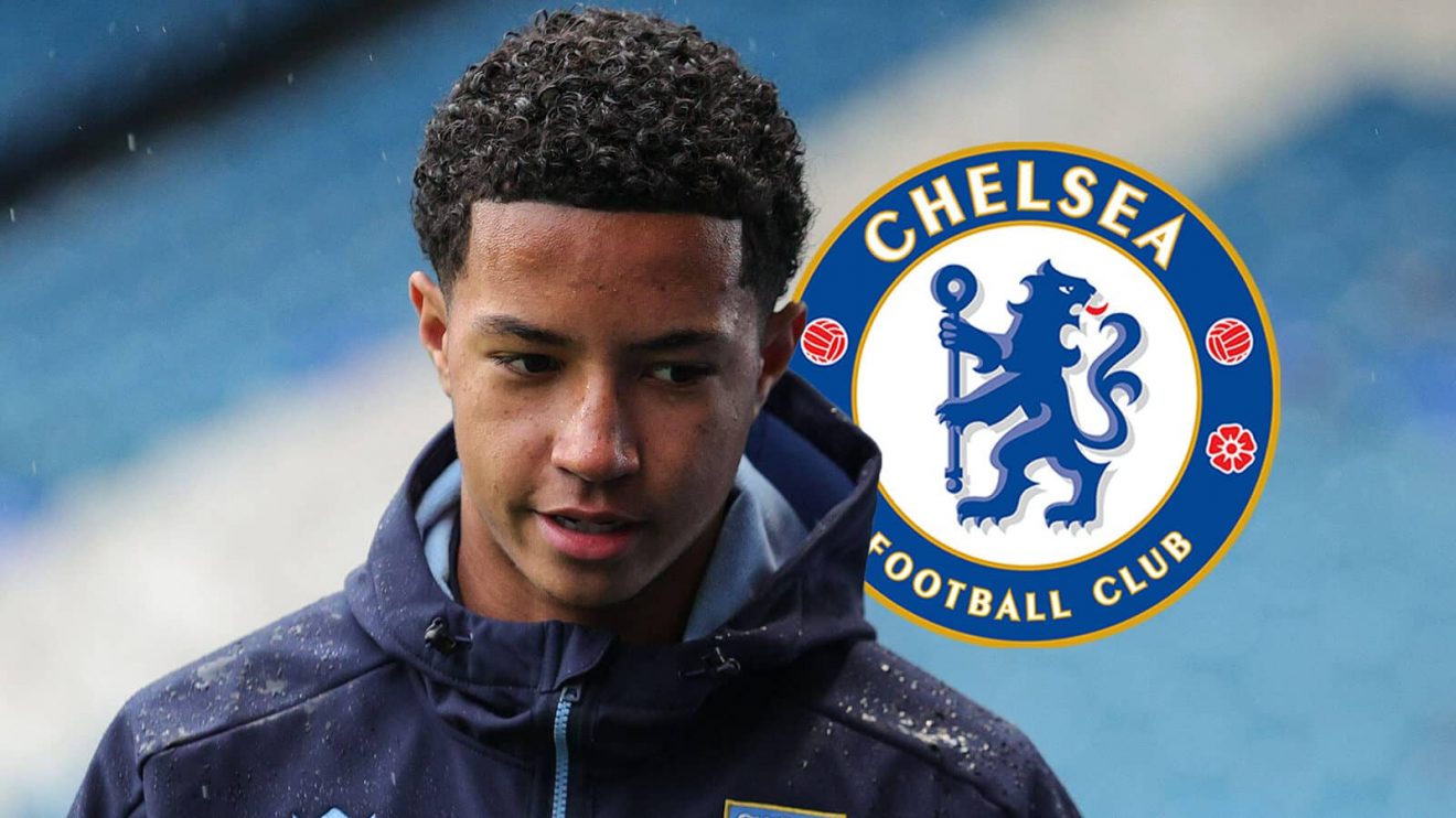 Sheffield Wednesday defender Yisa Alao next to the Chelsea badge - copyright TEAMtalk