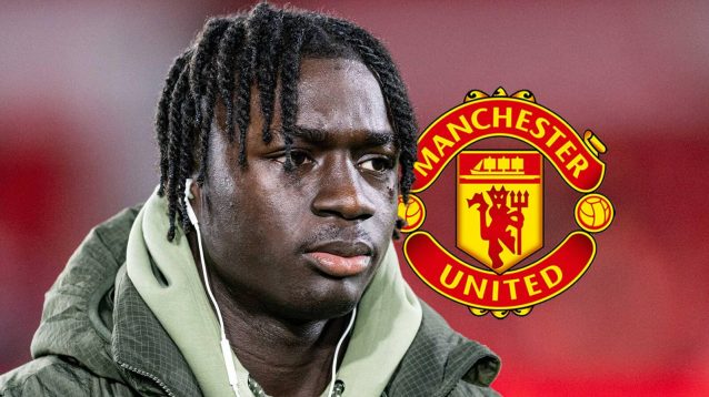 Wolves star Mateus Mane with a Manchester United badge