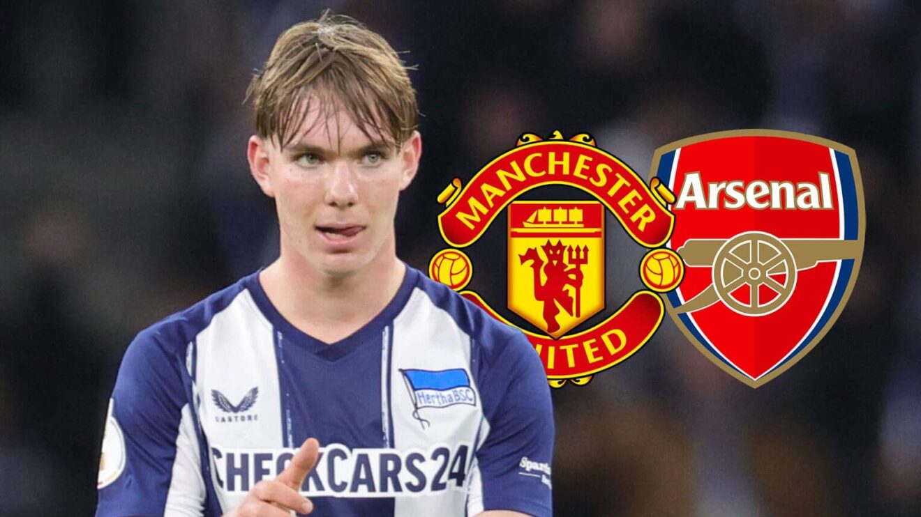 Hertha Berlin star Kennet Eichhorn with Manchester United and Arsenal badges