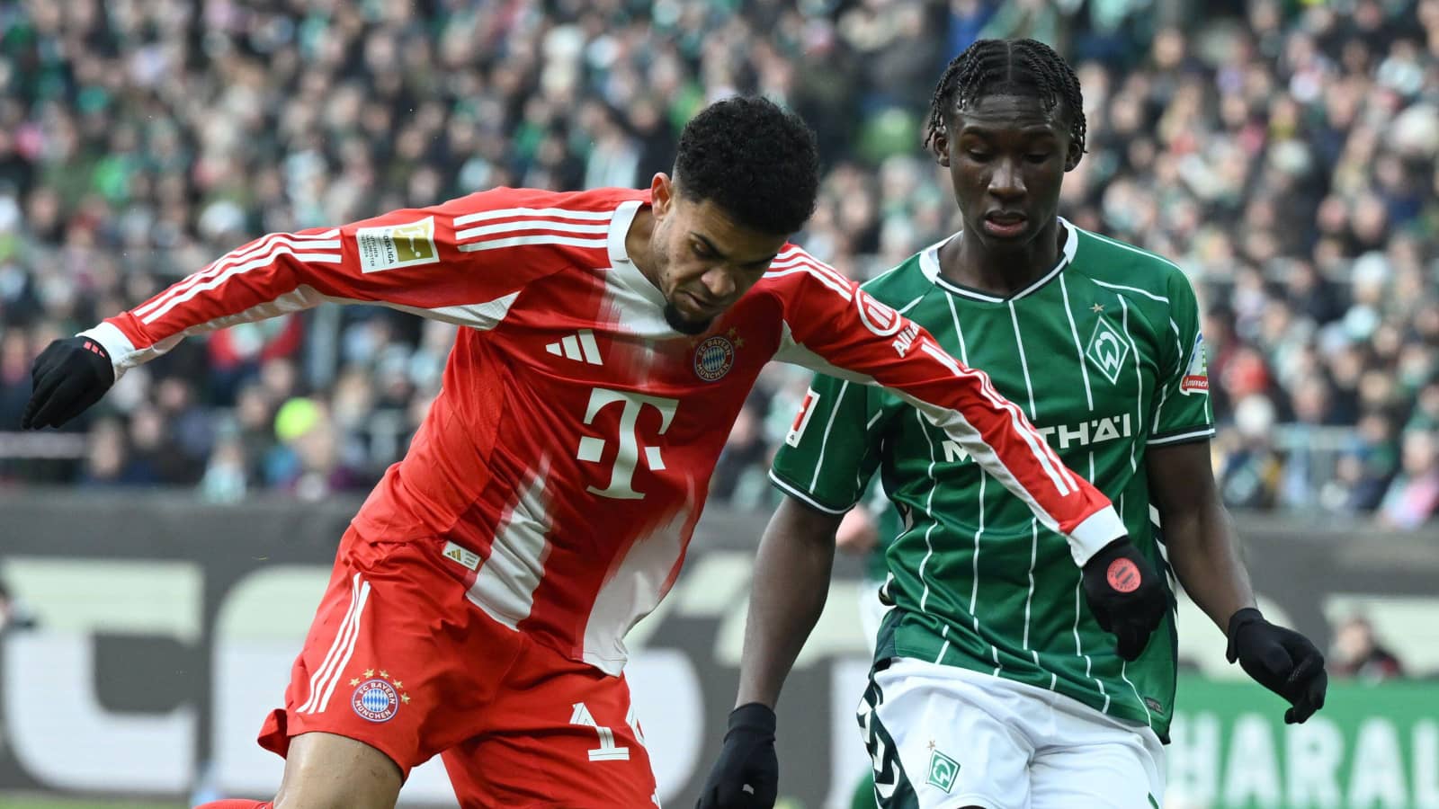 Aston Villa and Newcastle Poised to Hijack Chelsea's Record-Breaking Transfer Deal