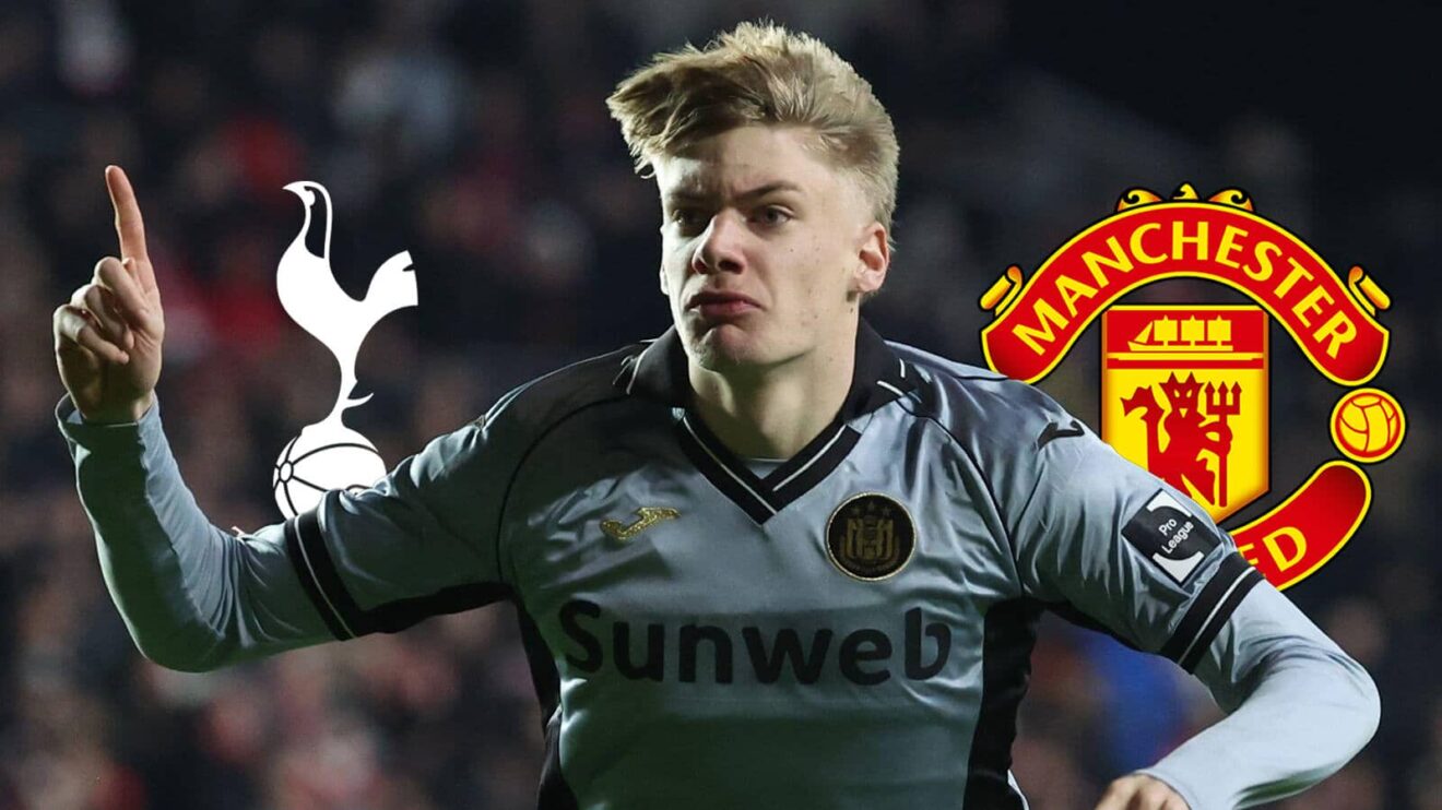 Nathan De Cat with Tottenham and Man Utd badges