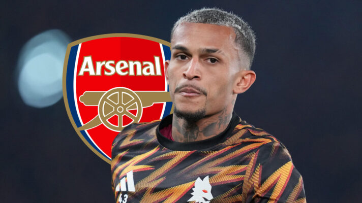 Roma right-back Wesley, Arsenal badge