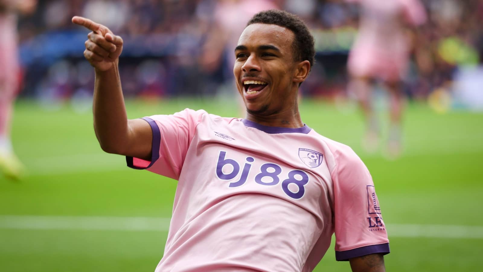 Man Utd Eye Triple Bournemouth Deal for Eli Junior Kroupi