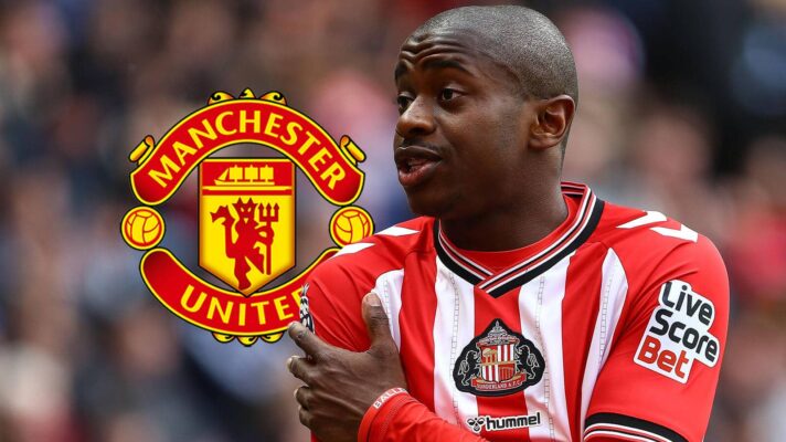 Sunderland star Noah Sadiki, with a Manchester United badge