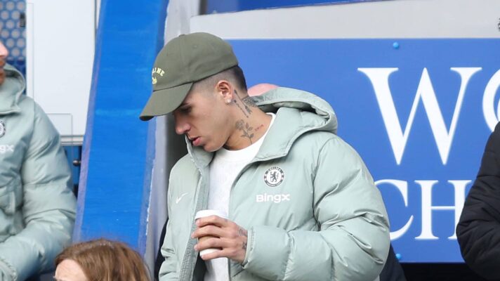 Enzo Fernandez on the Chelsea bench