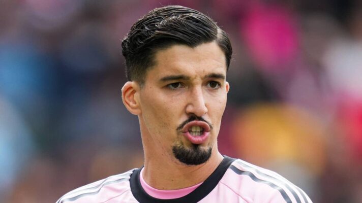 Man Utd goalkeeper Altay Bayindir