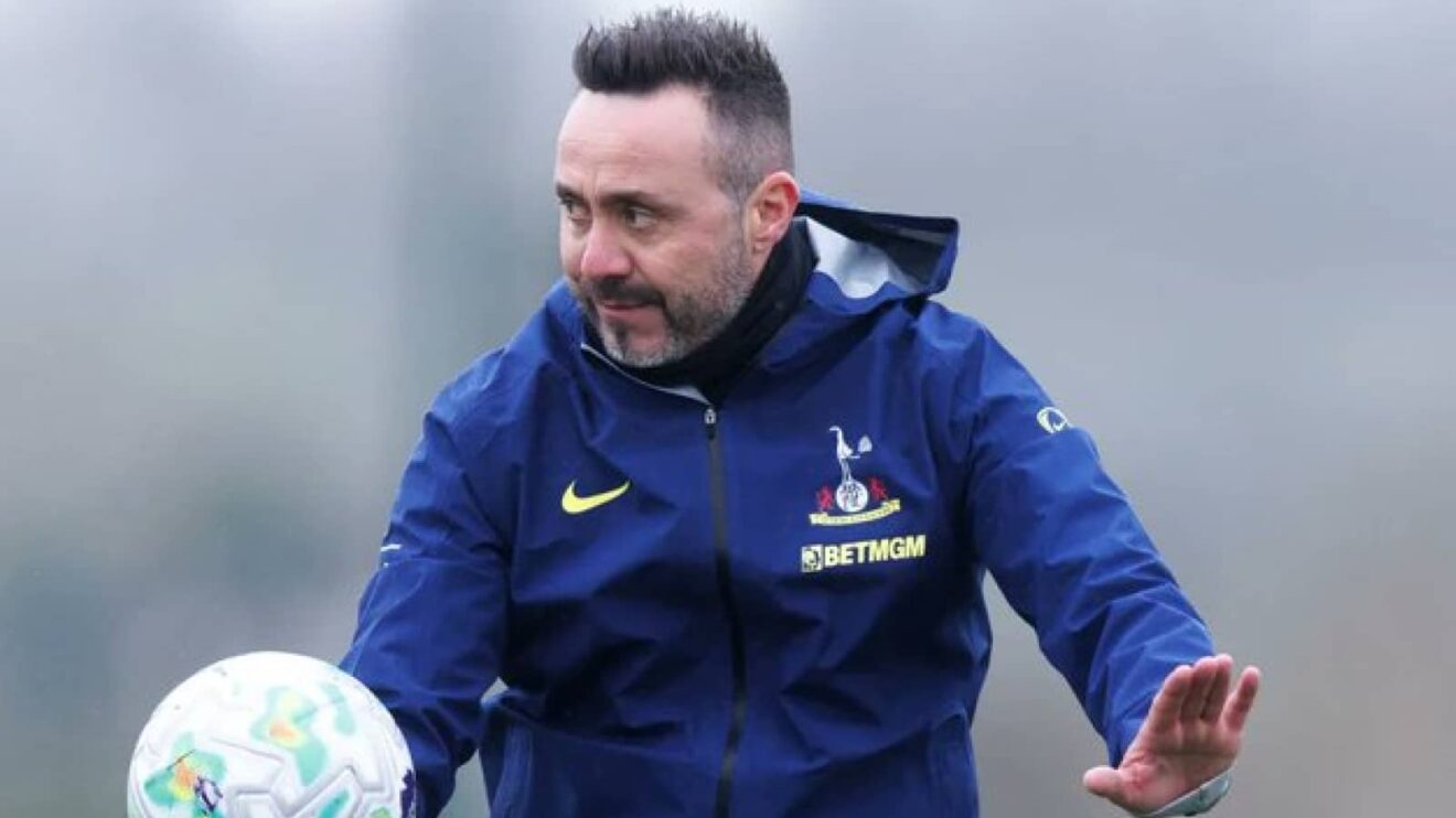 Roberto De Zerbi Tottenham training