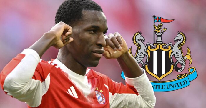 Nicolas Jackson with a Newcastle badge