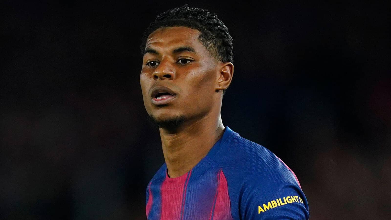 Uma reviravolta surpreendente aparece nos rumores de transferência entre Manchester United e Barcelona. Uma reviravolta surpreendente aparece nos rumores de transferência entre Manchester United e Barcelona.