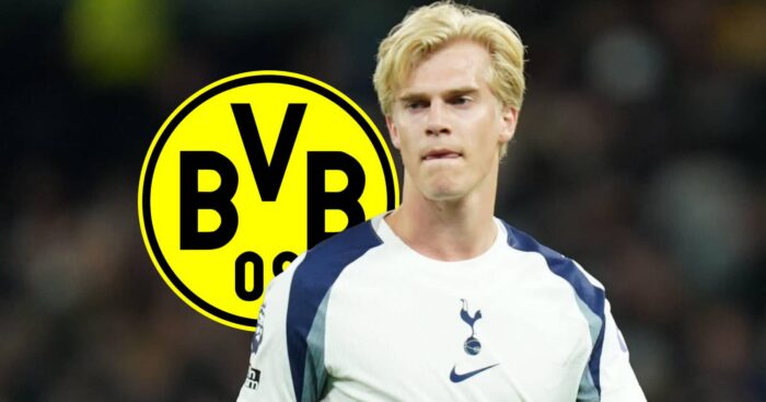 Tottenham star Lucas Bergvall with a Borussia Dortmund badge