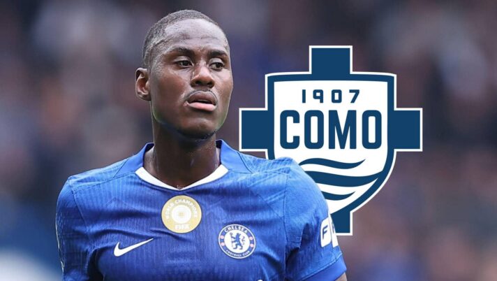 Chelsea defender Trevoh Chalobah next to the Como badge
