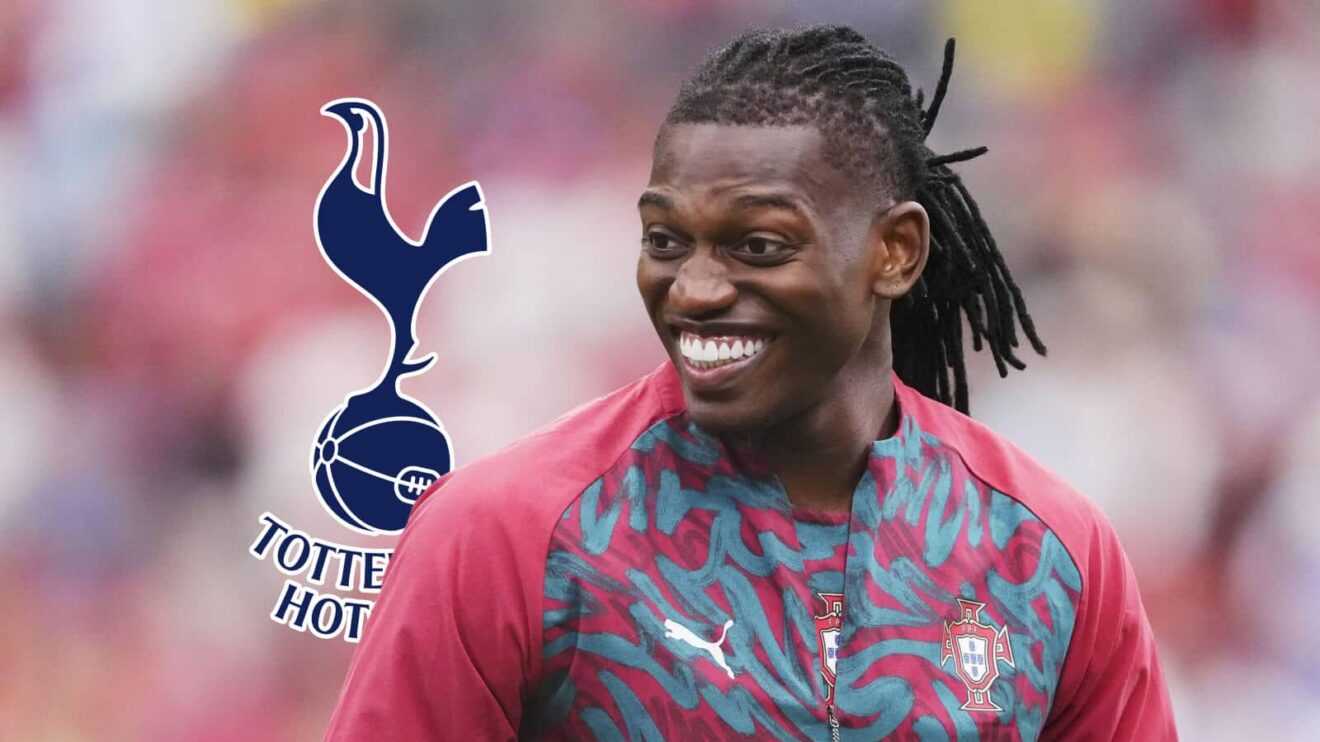 Rafael Leao with a Tottenham badge