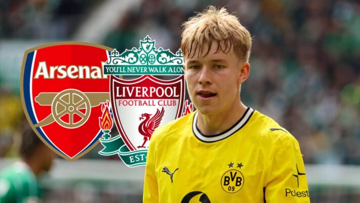 Daniel Svensson with Liverpool, Arsenal badges