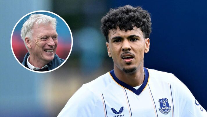 Everton star Adam Aznou and manager David Moyes