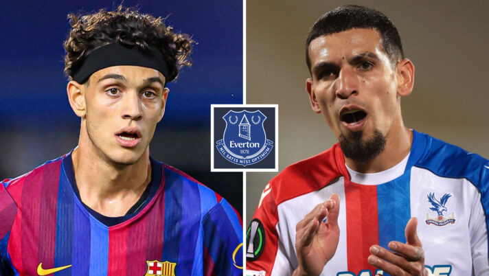 Hector Fort and Daniel Munoz with an Everton badge