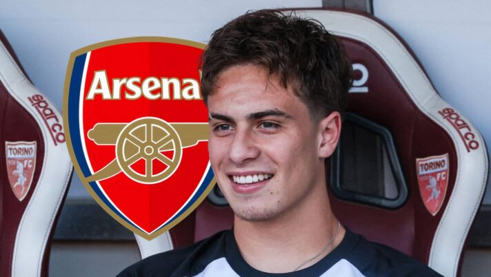 Juventus star Kenan Yildiz with Arsenal badge