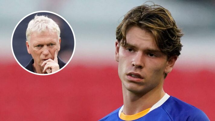 Everton star Tyler Dibling and manager David Moyes