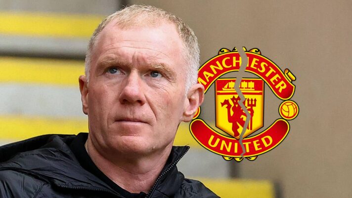 Man Utd legend Paul Scholes, cracked badge