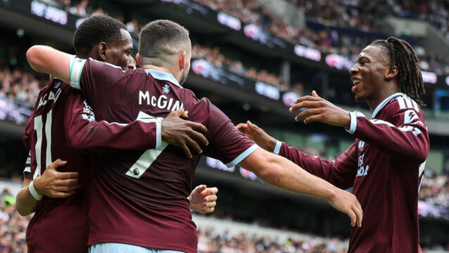 Nicolas Jackson, John McGinn, Johan Manzambi, Aston Villa