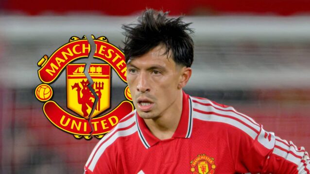 Cracked Man Utd badge, Lisandro Martinez