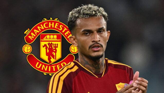 Roma star Wesley with a Man Utd badge